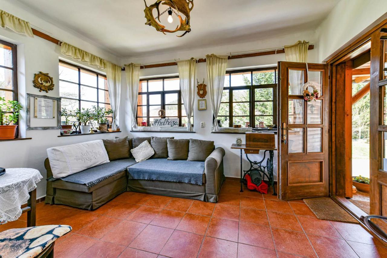 Halhaza Vendeghaz Apartment Sirok Luaran gambar