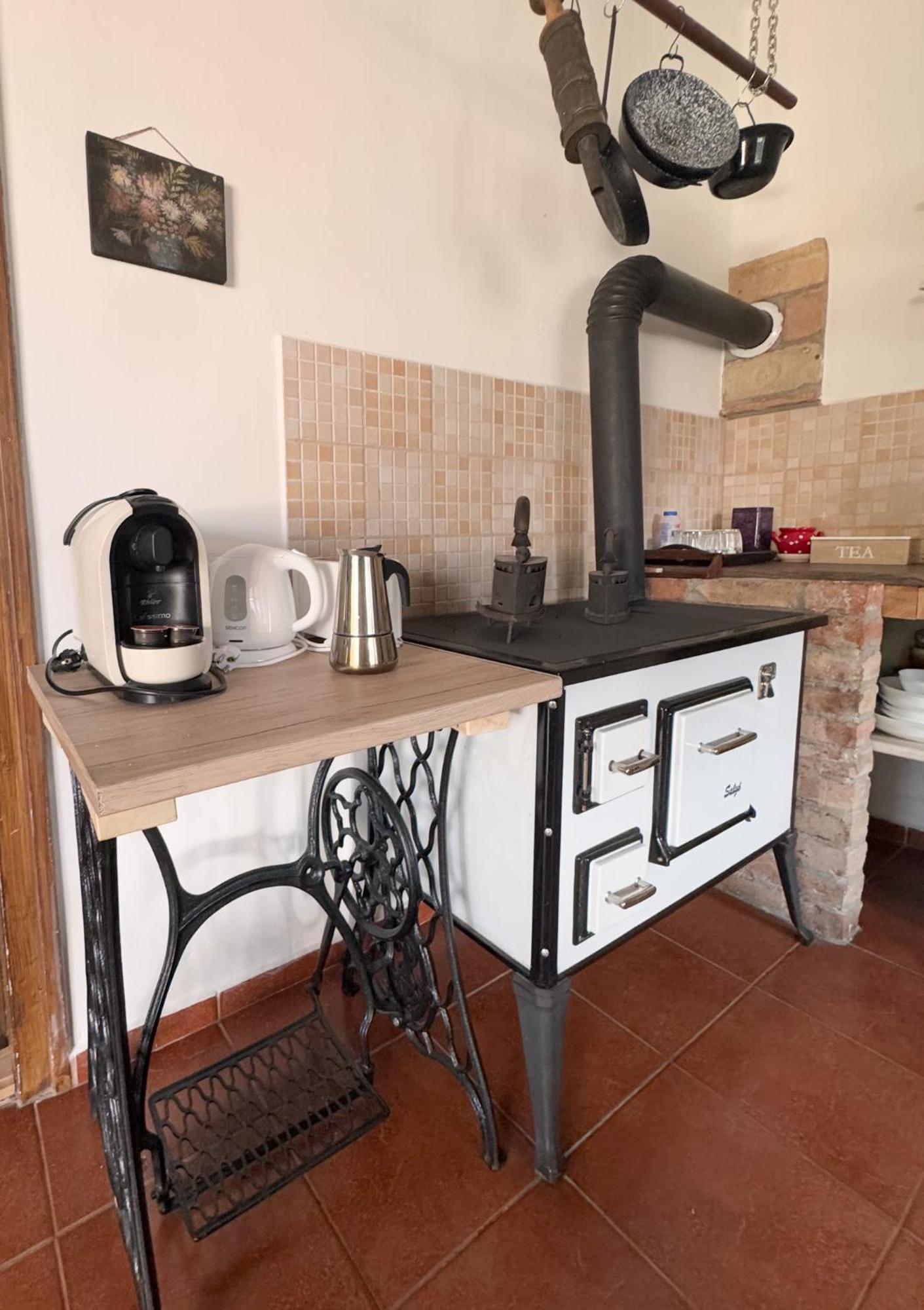 Halhaza Vendeghaz Apartment Sirok Luaran gambar